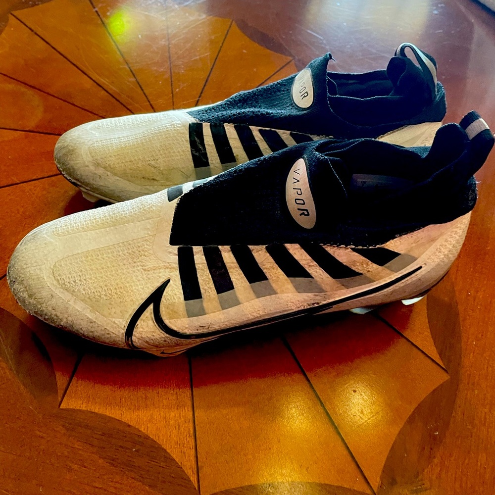 Niko vapor cleats